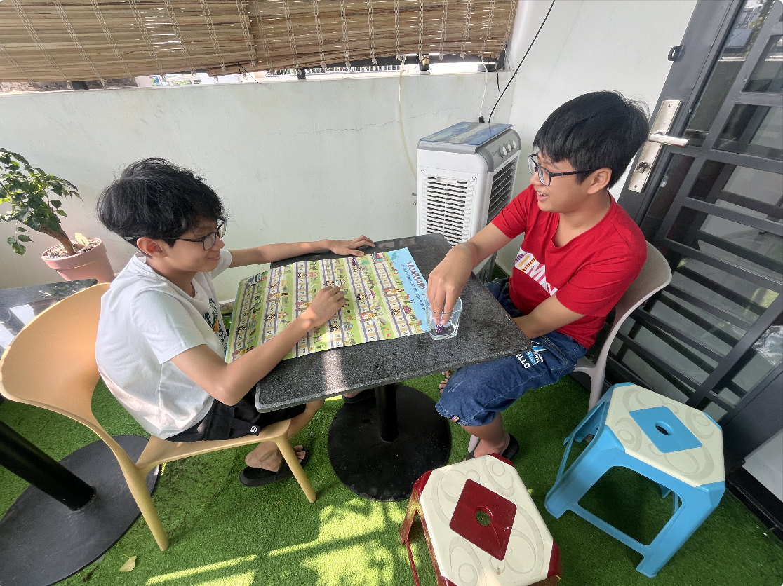 Cờ VOCAB RACING (Level 2: ANIMAL WORLD, 6+ tuổi)