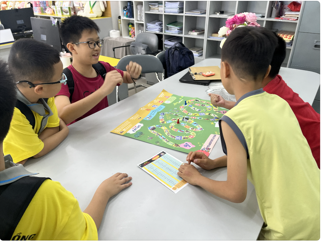 Combo 4 VOCAB RACING (4 CHỦ ĐỀ, 6+ tuổi)