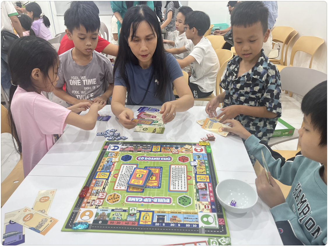 Cờ DOANH CHỦ (Level 2: BUILD-UP, 9-13 tuổi)
