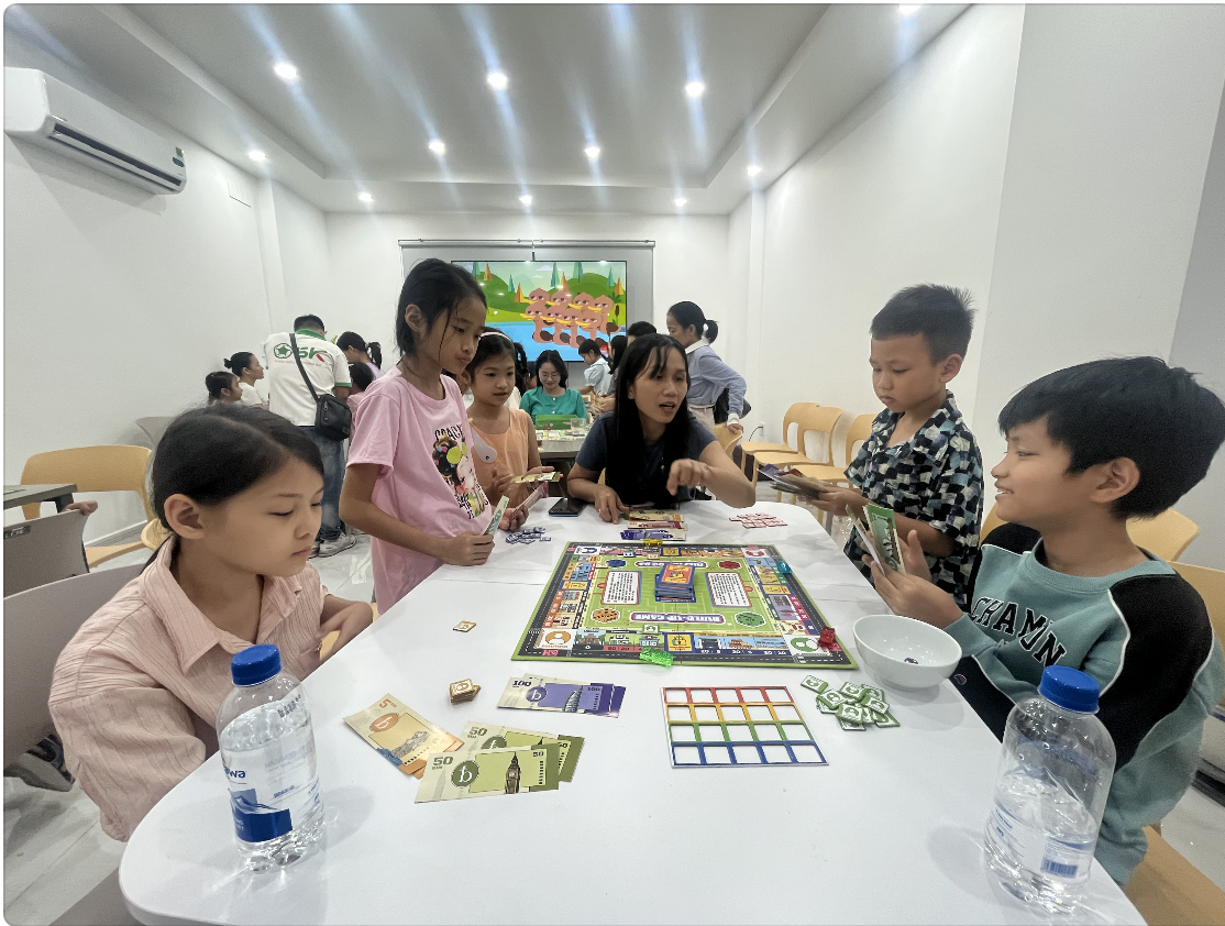 Cờ VOCAB RACING (ANIMAL WORLD, 6+ tuổi)